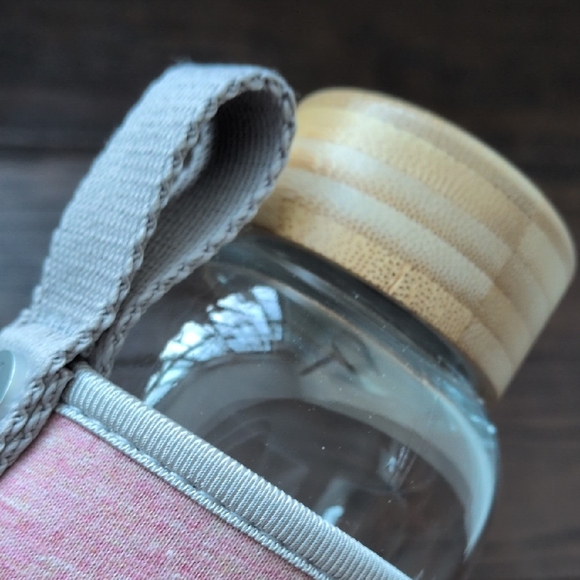 WATERDROP I NWT 20 oz Pink Floral FLAIR Edition Glass Water Bottle with Sleeve - Picture 13 of 16